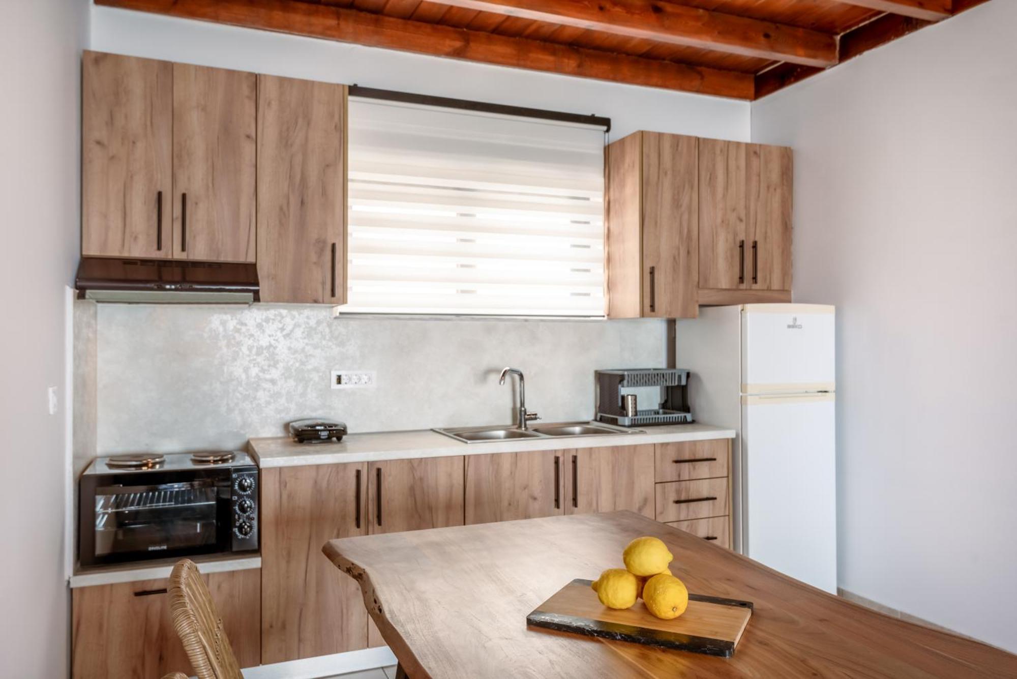 Superb Apartments Kriaras Sea View In Sfakia Khora Sfakion Exterior photo