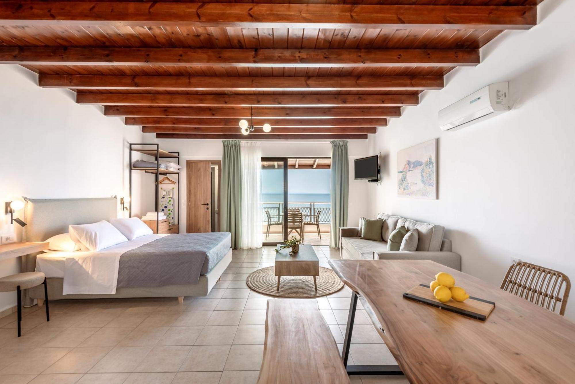 Superb Apartments Kriaras Sea View In Sfakia Khora Sfakion Exterior photo